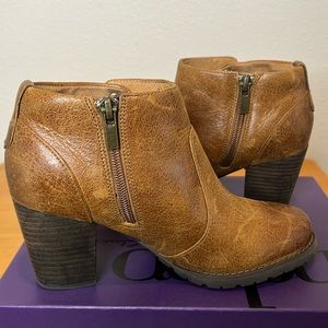 Clarks Indigo Brown Leather Mission Philby Bootie